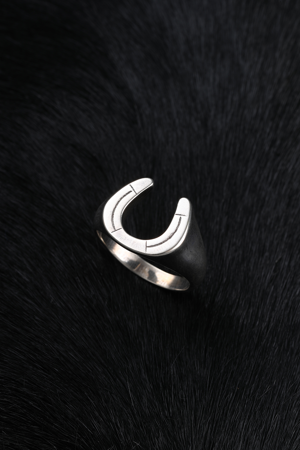 BS0007 Horseshoe Ring
